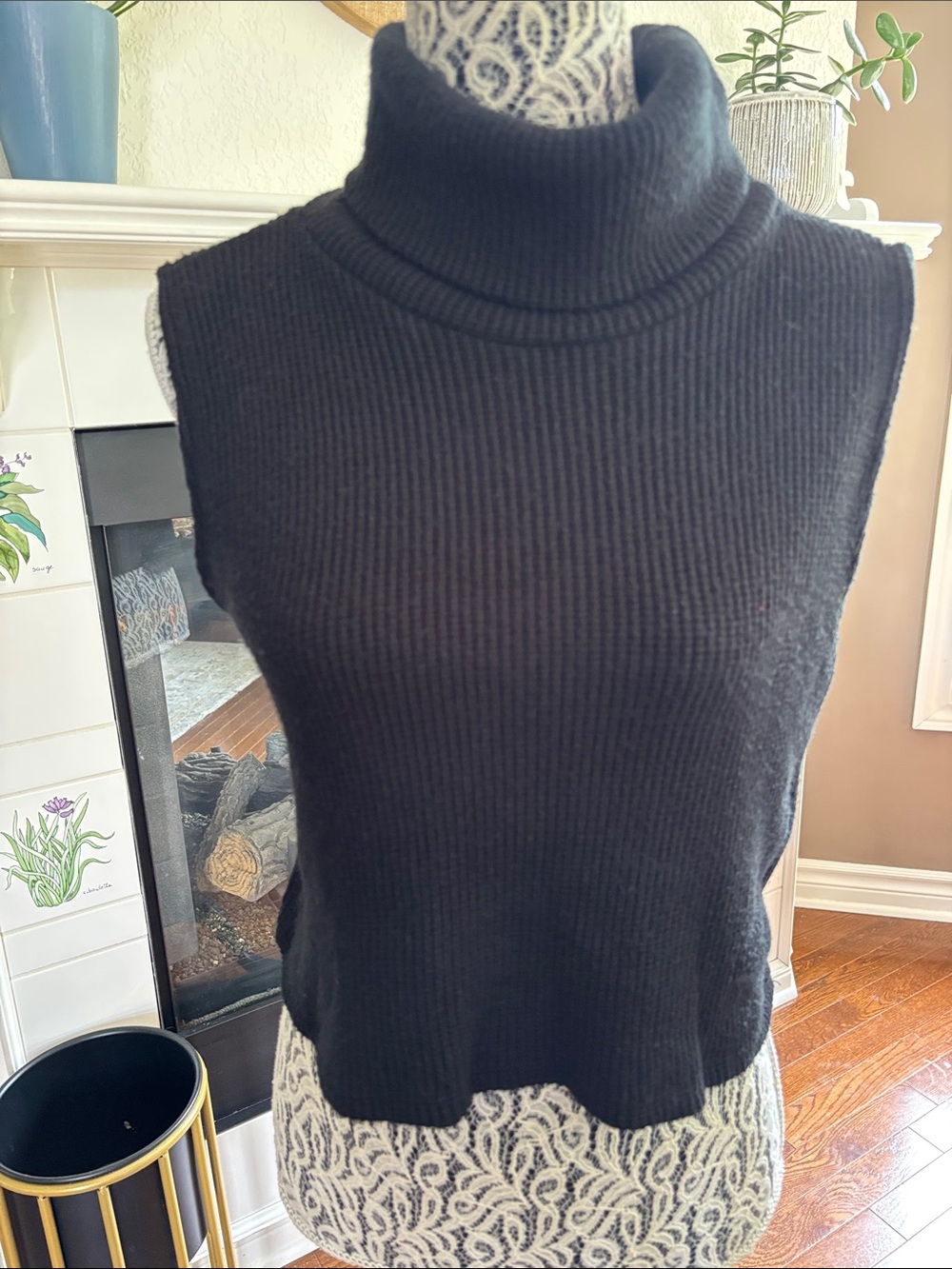 Saints & Hearts Sleeveless Black Crop Turtleneck Sweater